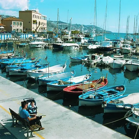 Apartamento Wh - Dolce - Bilocale - 5 Minuti Dal Centro - Parcheggio Gratuito - Wifi