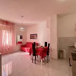 アパート Wh - Dolce - Bilocale - 5 Minuti Dal Centro - Parcheggio Gratuito - Wifi *