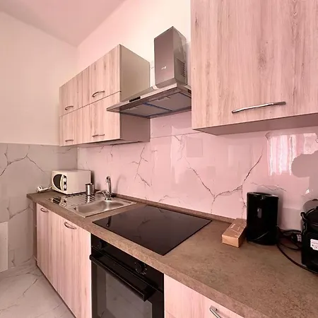 Apartament Wh - Dolce - Bilocale - 5 Minuti Dal Centro - Parcheggio Gratuito - Wifi *